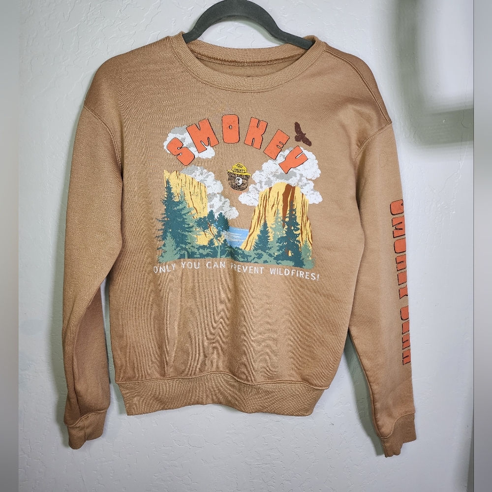 Smokey Bear Graphic Crewneck Sweatshirt